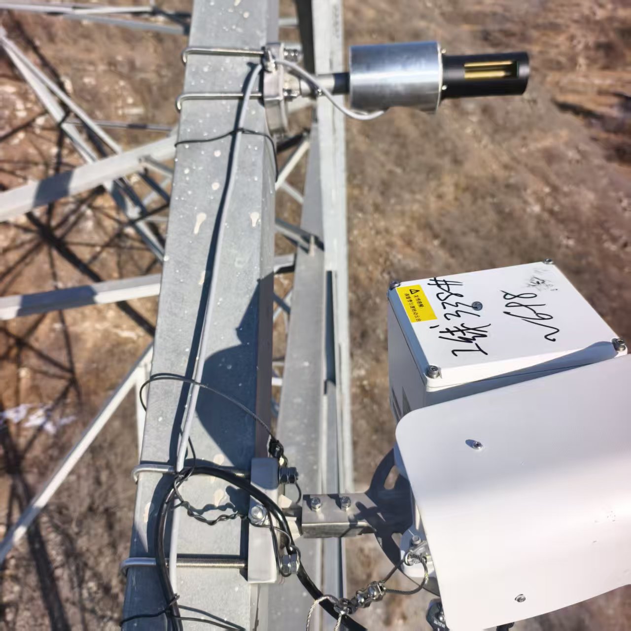 微波探冰護(hù)冀網(wǎng) 特力康賦能河北電力冬季運(yùn)維